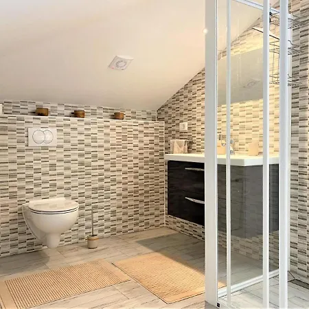 Maduna 2 Kaštel