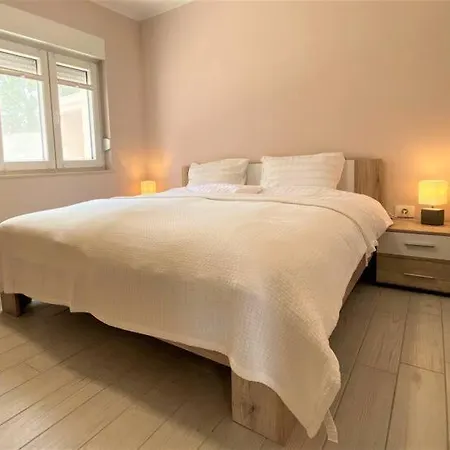 Maduna 2 * Kaštel